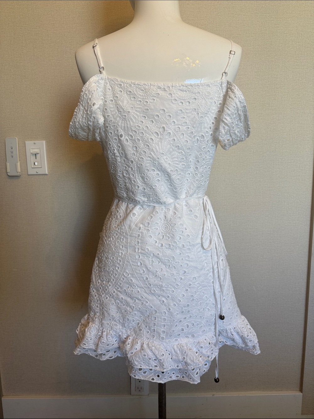 The Salty Label White Eyelet Ruffle Wrap Dress - M - Picture 7 of 7